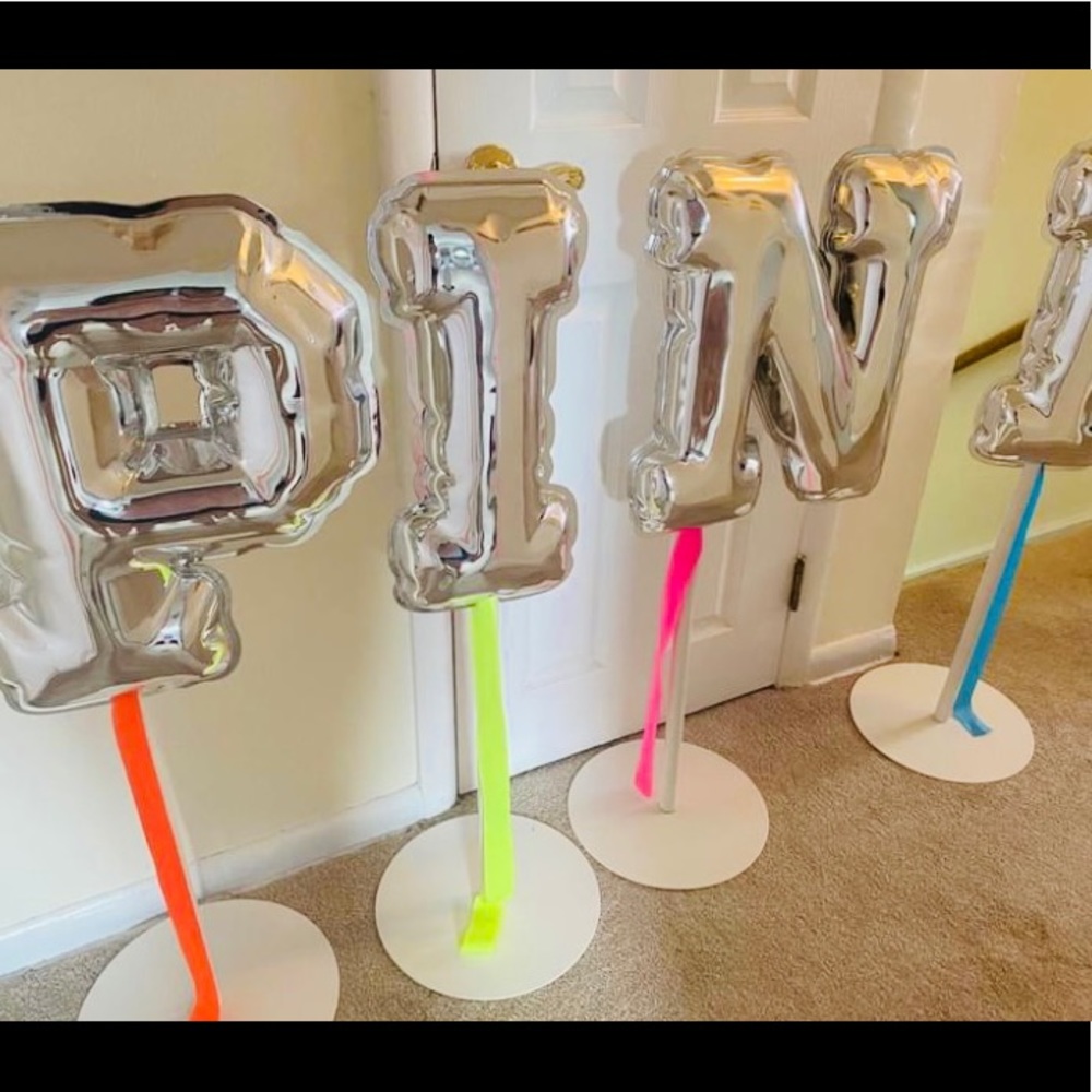 🛑🛑🛑SOLD Victoria’s Secret PINK Balloon Display “P I I N”Store Prop - Picture 1 of 5